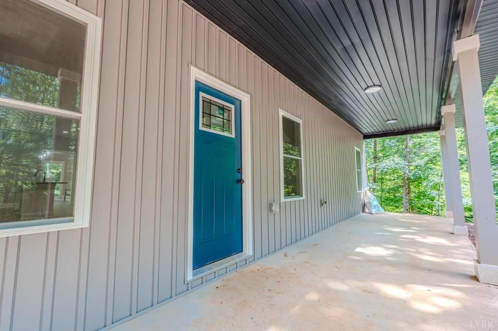 Image 2 of property listing at 109 Tosh Lane, Goodview, VA 24095