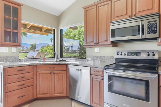 241 Bouquet Canyon Drive, Palm Desert, CA 92211