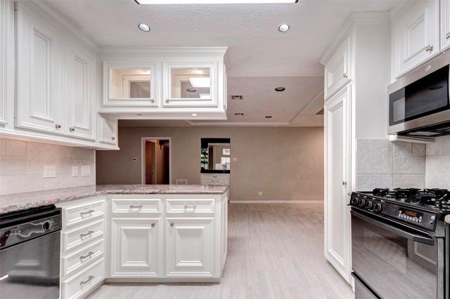 9650 Val Verde Street, Houston, TX 77063