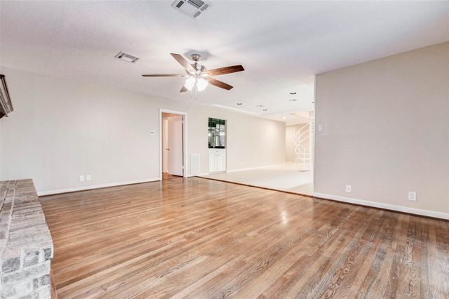 9650 Val Verde Street, Houston, TX 77063