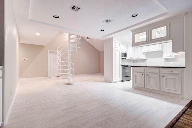 9650 Val Verde Street, Houston, TX 77063
