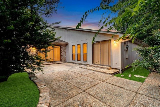 9650 Val Verde Street, Houston, TX 77063