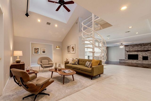 9650 Val Verde Street, Houston, TX 77063