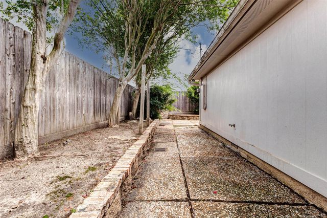 9650 Val Verde Street, Houston, TX 77063