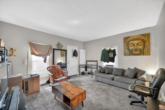 1987 & 1989 SW 1st Street, Des Moines, IA 50315