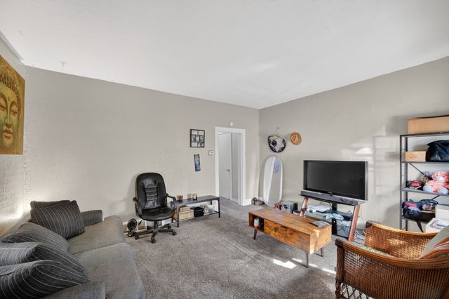 1987 & 1989 SW 1st Street, Des Moines, IA 50315