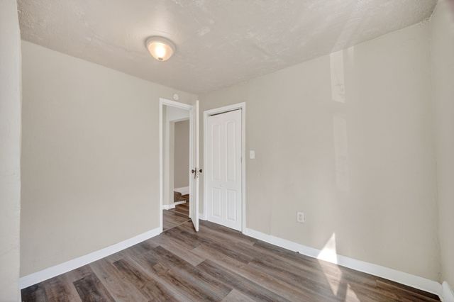 1987 & 1989 SW 1st Street, Des Moines, IA 50315