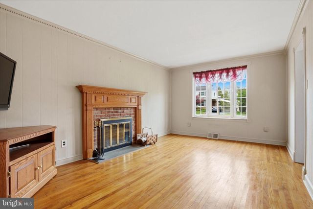 709 SUELLEN DR, King Of Prussia, PA 19406