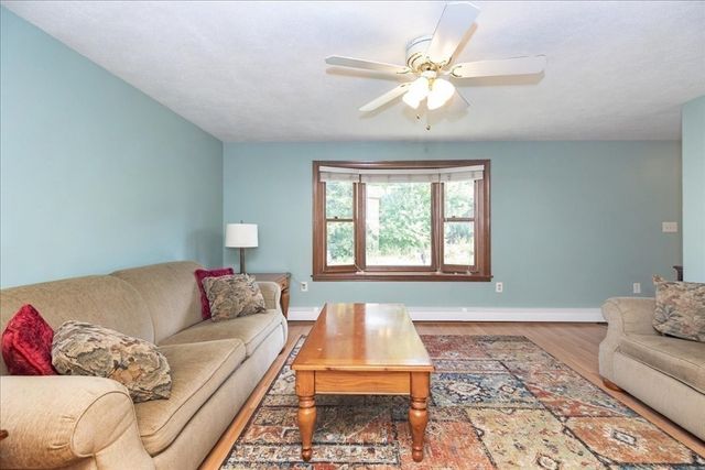 36 Thomas Ave, Haverhill, MA 01832