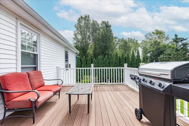 36 Thomas Ave, Haverhill, MA 01832