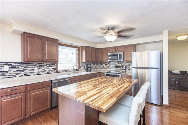 36 Thomas Ave, Haverhill, MA 01832