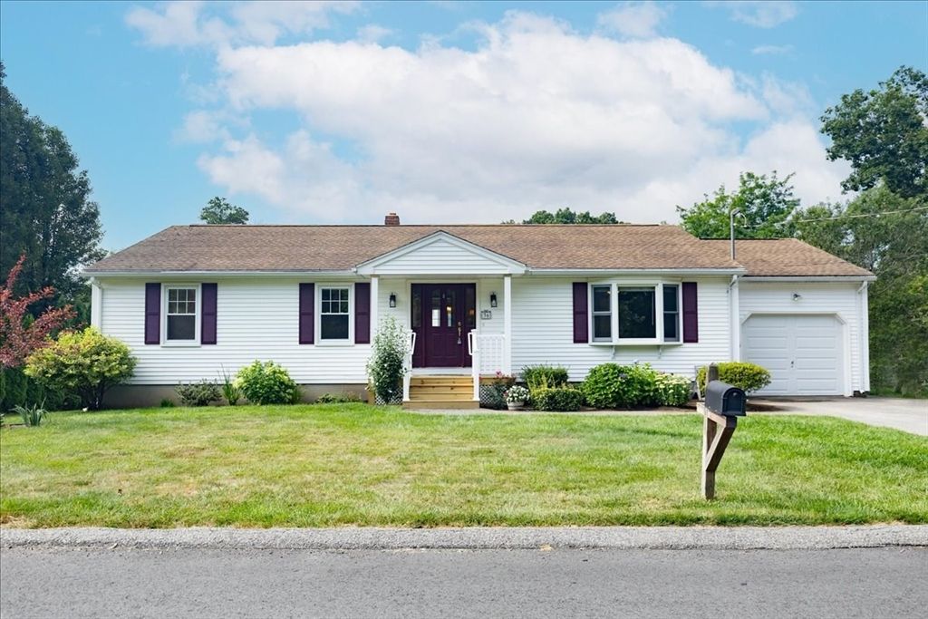 36 Thomas Ave, Haverhill, MA 01832