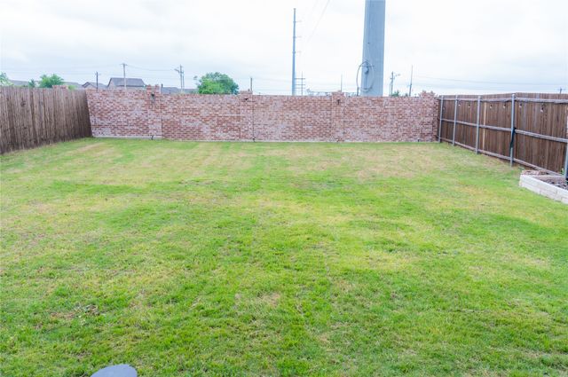 415 Grenada Lake Drive, Princeton, TX 75407