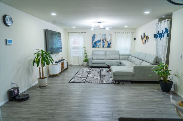 415 Grenada Lake Drive, Princeton, TX 75407