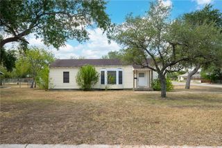 1000 E Fulton St, Sinton, TX 78387