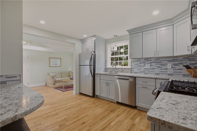 26 Roberta Drive, Barrington, RI 02806