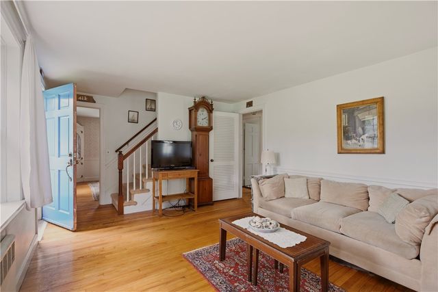 26 Roberta Drive, Barrington, RI 02806