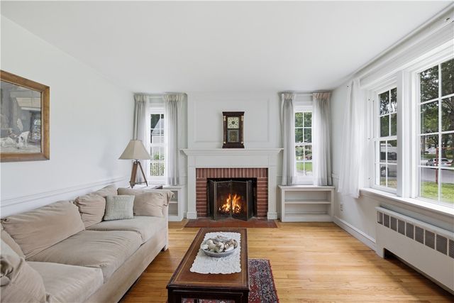 26 Roberta Drive, Barrington, RI 02806