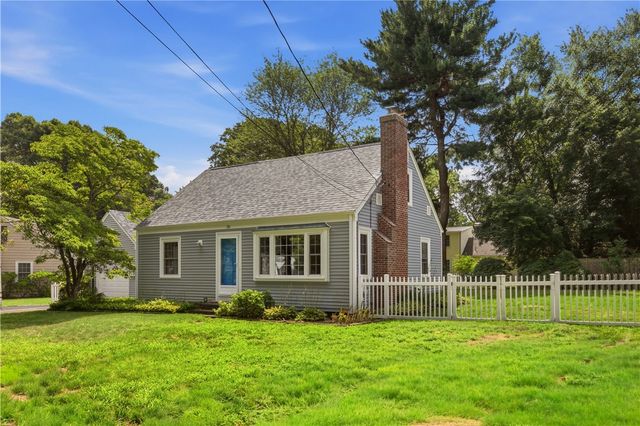 26 Roberta Drive, Barrington, RI 02806