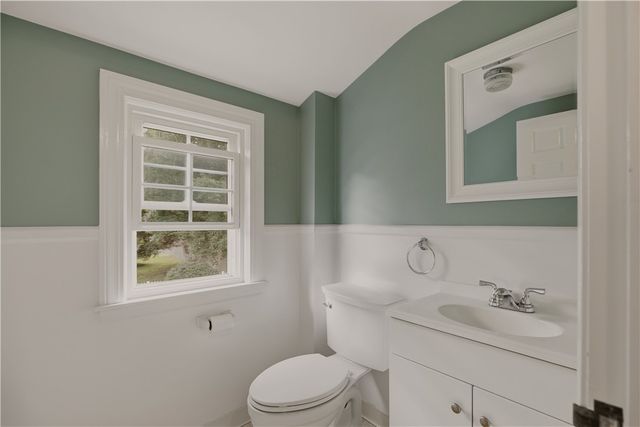 26 Roberta Drive, Barrington, RI 02806