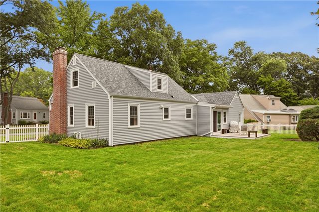 26 Roberta Drive, Barrington, RI 02806
