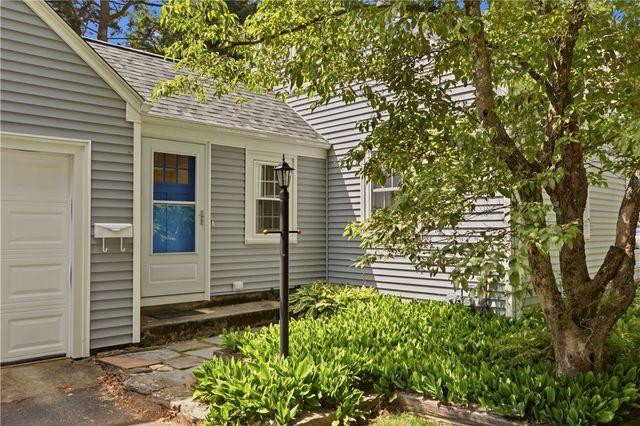 26 Roberta Drive, Barrington, RI 02806