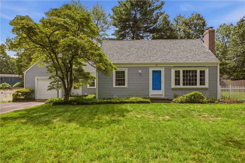 26 Roberta Drive, Barrington, RI 02806