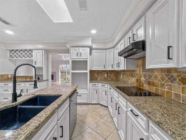 7519 Teal Run Drive, Houston, TX 77071