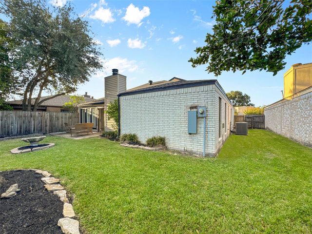 7519 Teal Run Drive, Houston, TX 77071