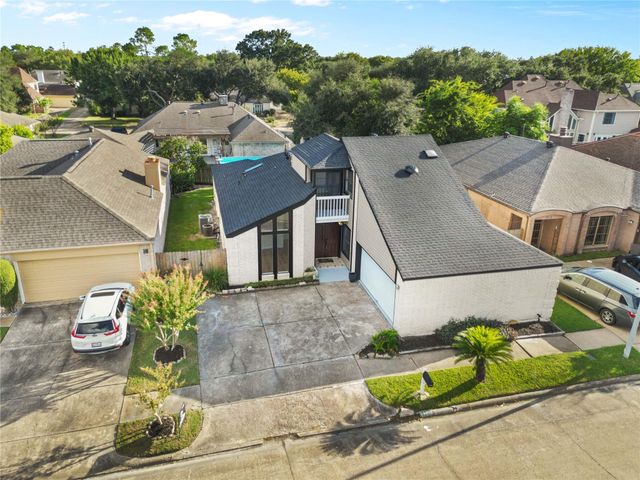 7519 Teal Run Drive, Houston, TX 77071