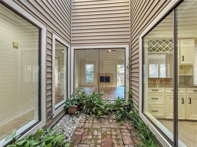 7519 Teal Run Drive, Houston, TX 77071