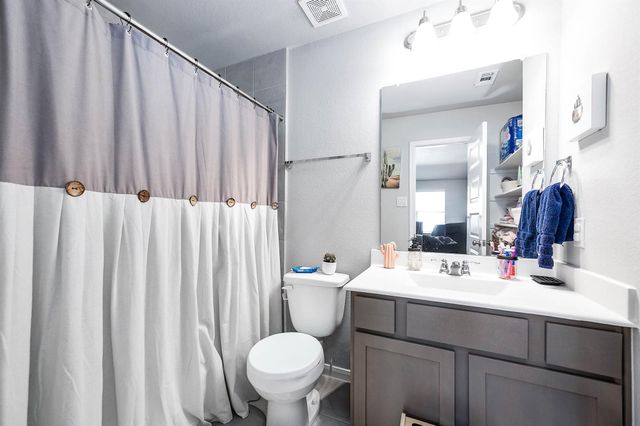 1730 Yaupon Trail Court, Alvin, TX 77511