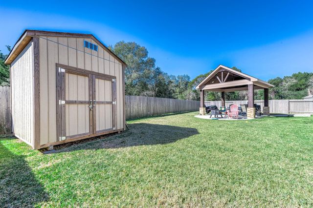 1730 Yaupon Trail Court, Alvin, TX 77511