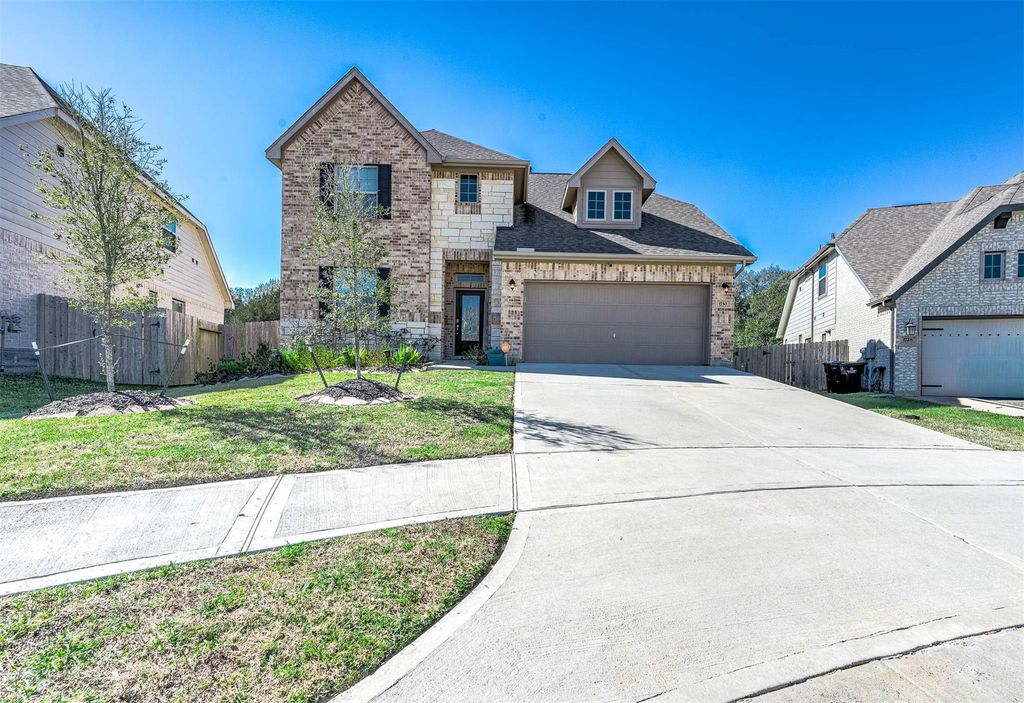 1730 Yaupon Trail Court, Alvin, TX 77511