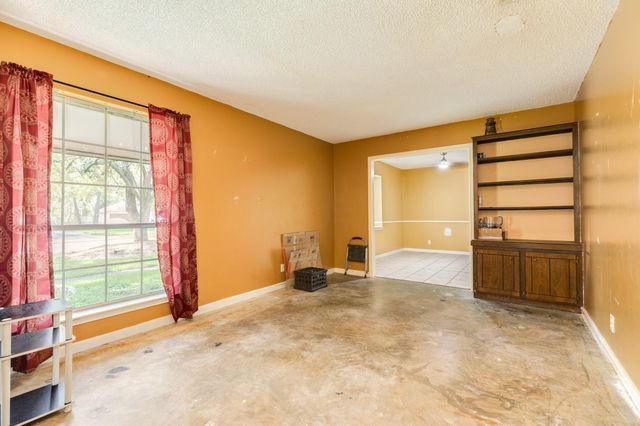 126 Catalpa Street, Lake Jackson, TX 77566