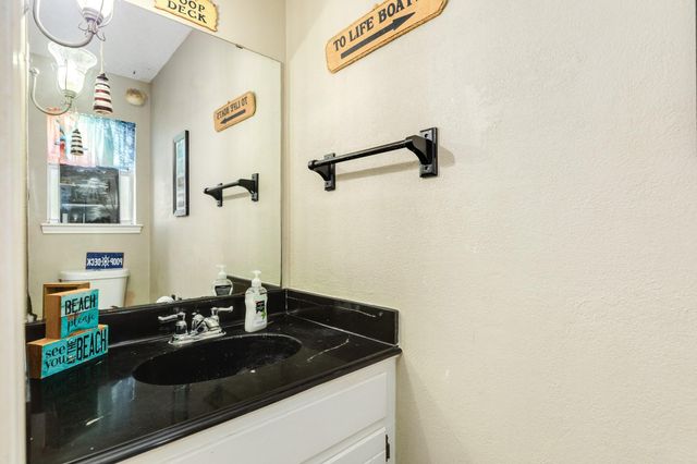 126 Catalpa Street, Lake Jackson, TX 77566