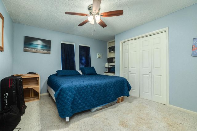 126 Catalpa Street, Lake Jackson, TX 77566