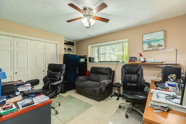 126 Catalpa Street, Lake Jackson, TX 77566