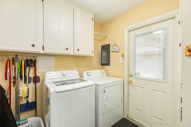 126 Catalpa Street, Lake Jackson, TX 77566