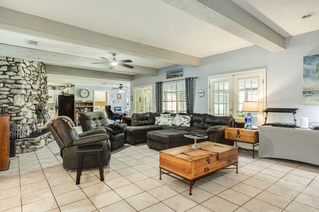 126 Catalpa Street, Lake Jackson, TX 77566