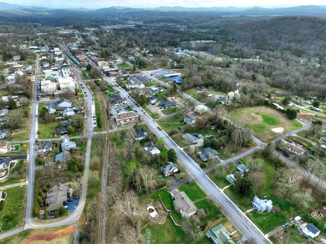 1133 E Main Street, Blue Ridge, GA 30513