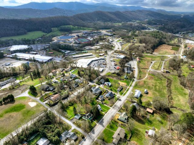 1133 E Main Street, Blue Ridge, GA 30513