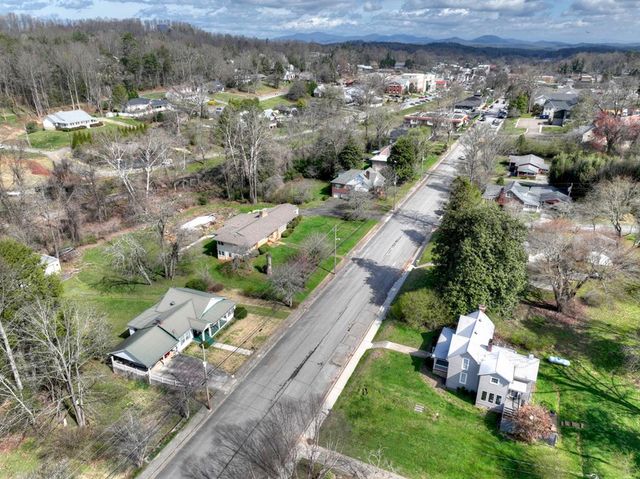 1133 E Main Street, Blue Ridge, GA 30513