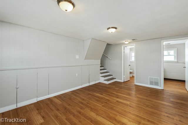 102 Grove Avenue, Glen Ellyn, IL 60137