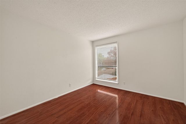 2818 S Bartell Drive 25, Houston, TX 77054