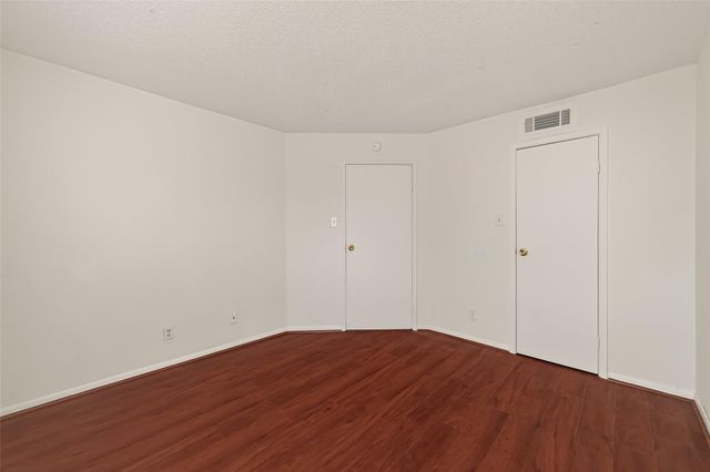 2818 S Bartell Drive 25, Houston, TX 77054