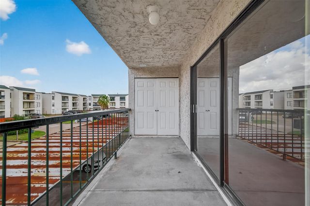 2818 S Bartell Drive 25, Houston, TX 77054