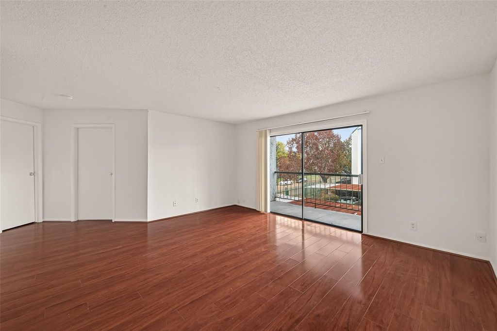 2818 S Bartell Drive 25, Houston, TX 77054