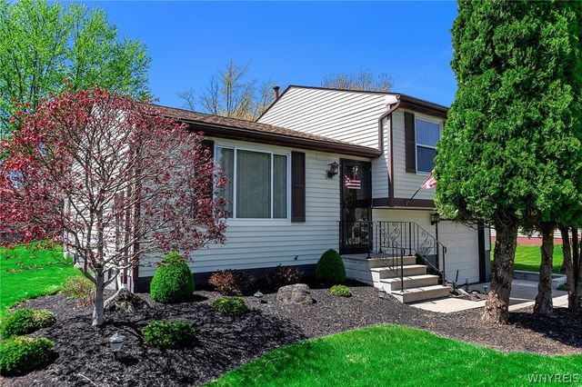 4246 Mistymeadow Lane, Hamburg, NY 14075