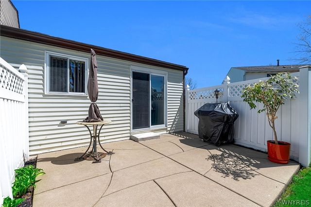 4246 Mistymeadow Lane, Hamburg, NY 14075